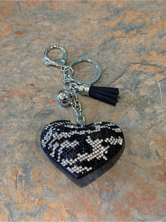 Source Unknown Accessories - Silver and Black Heart Bag Charm/Key Chain NWOT